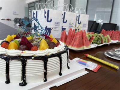 壽星同賀,共度生辰 —深藍(lán)機(jī)器7月份員工生日會(huì)如期舉行
